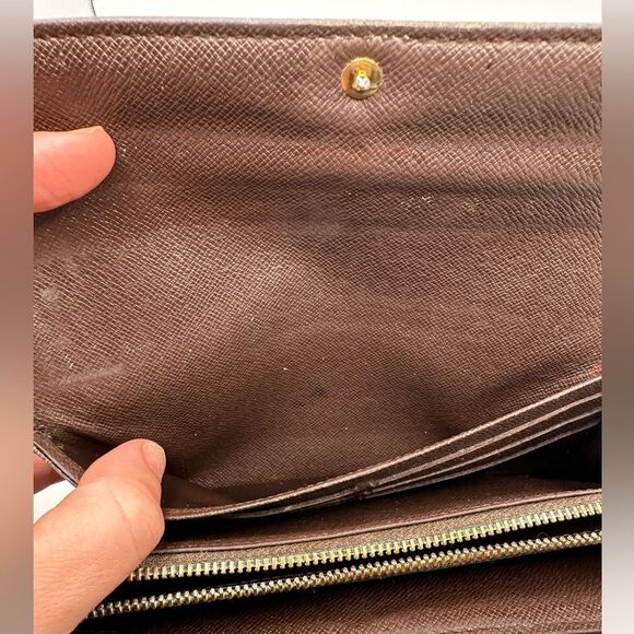 Pre-loved Authentic Louis Vuitton Damier Ebene Sarah Wallet  *See Notes* - Picture 12 of 16